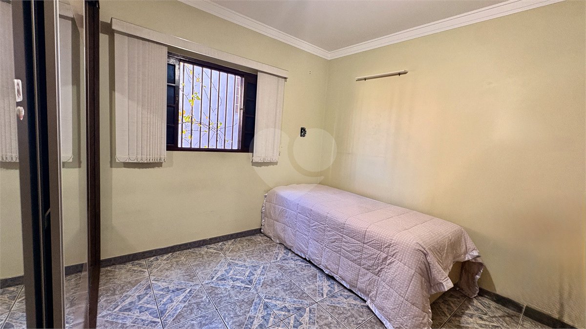 Sobrado à venda com 3 quartos, sendo 1 suíte, em Jardim São Guilherme, Sorocaba, SP