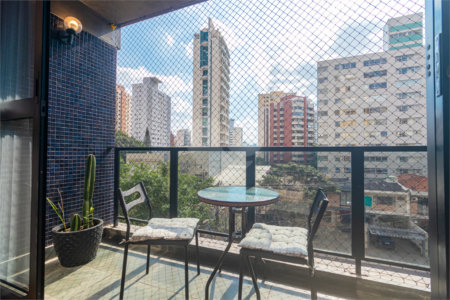 Apartamento à venda com 3 quartos, sendo 1 suíte, em Moema, São Paulo, SP