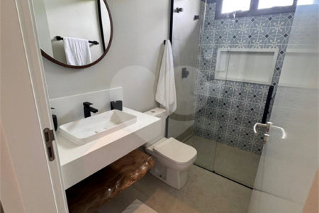 Casa à venda com 6 suítes no condomínio Vila Pinhal, Itirapina - SP
