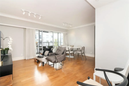 Apartamento à venda com 3 quartos, sendo 2 suítes, em Vila Olímpia, São Paulo, SP