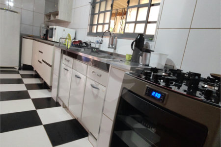 Chácara à venda com 4 quartos, sendo 1 suíte, em Vila Santa Helena, Atibaia, SP