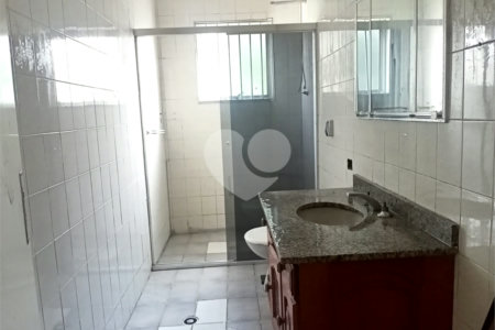 Sobrado à venda com 3 quartos, sendo 1 suíte, em Vila Vitório Mazzei, São Paulo, SP