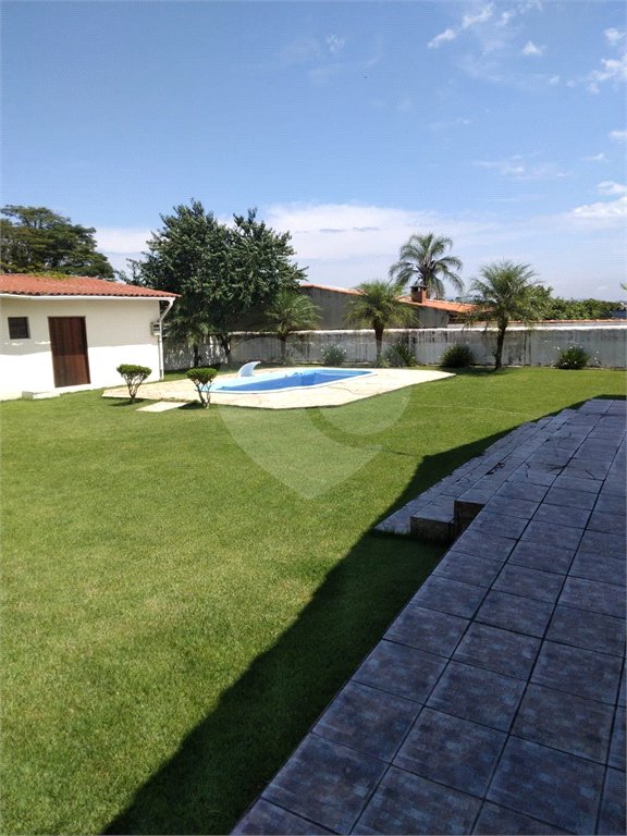 Casa à venda com 4 quartos, sendo 3 suítes,  em Vila Áurea, Poá, SP
