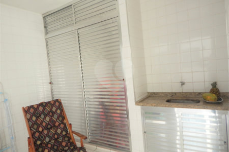 Sobrado à venda com 4 quartos, sendo 1 suíte, em Chácara Santo Antônio (zona Sul), São Paulo, SP