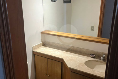 Apartamento à venda com 4 suítes em Vila Uberabinha, São Paulo, SP