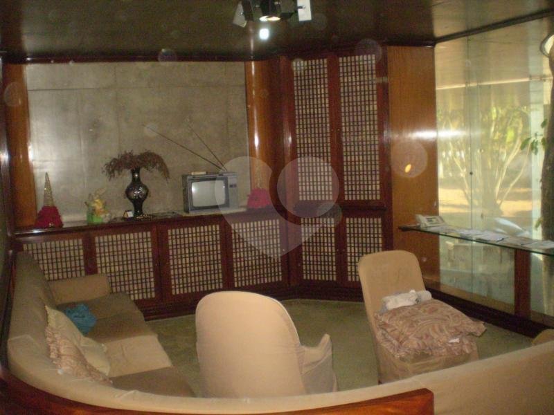Sobrado à venda com 7 quartos, sendo 4 suítes, em Jardim Petrópolis, São Paulo, SP