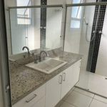 Casa para alugar com 3 suítes no condomínio Figueira Garden, Atibaia - SP