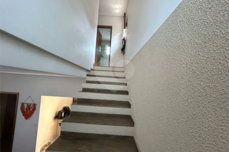 Sobrado à venda com 6 quartos, sendo 1 suíte,  em Vila do Encontro, São Paulo, SP