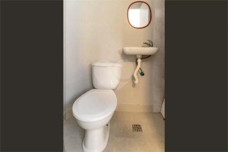 Apartamento à venda com 3 quartos, sendo 1 suíte,  em Moema, São Paulo, SP