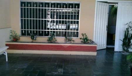 Casa à venda com 3 quartos, sendo 1 suíte,  em Interlagos, São Paulo, SP