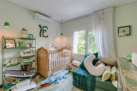 Casa à venda com 4 suítes no condomínio Residencial Canumã, São Paulo - SP