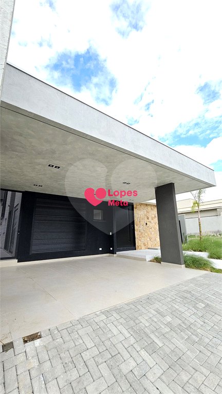 Casa à venda com 4 quartos, sendo 2 suítes, no condomínio Reserva Aruanã, São José dos Campos - SP