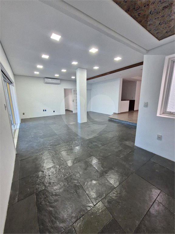 Casa à venda ou para alugar com 5 quartos, sendo 4 suítes,  em Santa Rosa, Vinhedo, SP