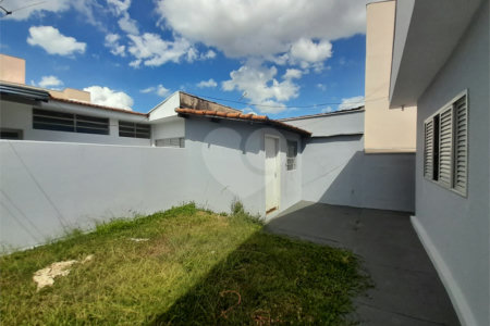 Casa Disponível para Venda ou Locação na Vila Nery – Ideal para Residência ou Comércio
