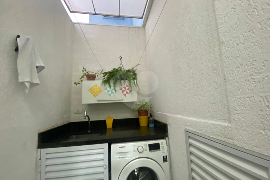 Casa à venda com 2 quartos, sendo 1 suíte, no condomínio Residencial Vila da Serra, São Paulo - SP