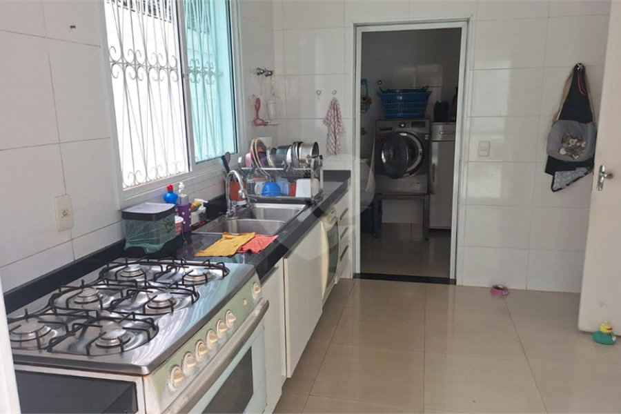 Sobrado à venda com 6 quartos, sendo 4 suítes, em Tremembé, São Paulo, SP