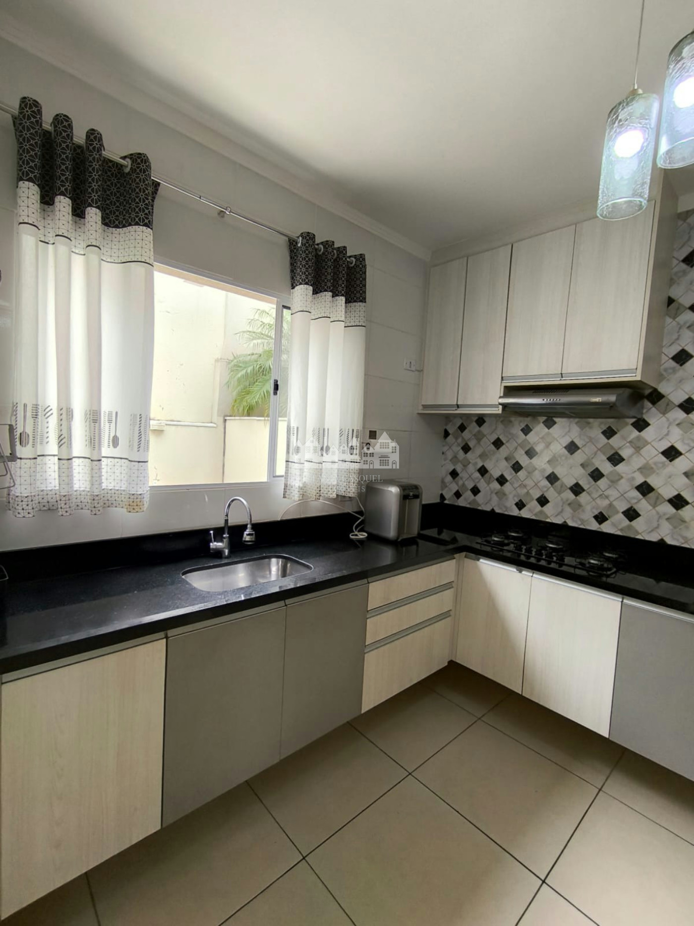 Casa à venda com 3 suítes em Jardim Maristela, Atibaia, SP