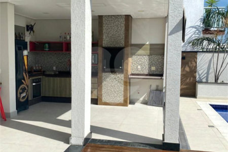 Casa à venda com 4 quartos, sendo 3 suítes, no condomínio Brisa 1, Mogi das Cruzes - SP