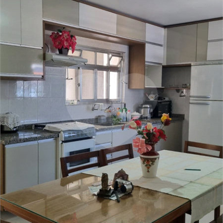 Sobrado à venda com 5 quartos em Vila Santos, São Paulo, SP