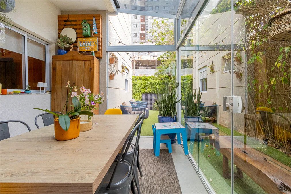 Apartamento à venda com 2 quartos, sendo 1 suíte,  em Vila Andrade, São Paulo, SP