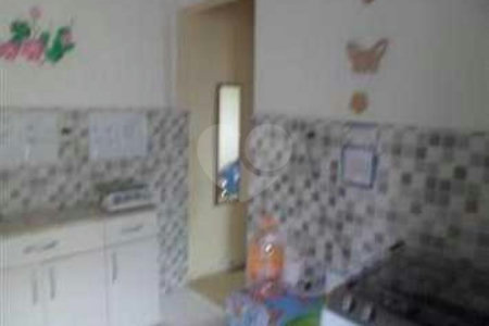 Casa à venda com 2 quartos, sendo 1 suíte, no condomínio Travessa Carmem Lúcia Carneiro,88, São Paulo - SP