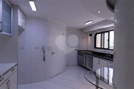 Apartamento à venda com 4 quartos, sendo 2 suítes, em Indianópolis, São Paulo, SP