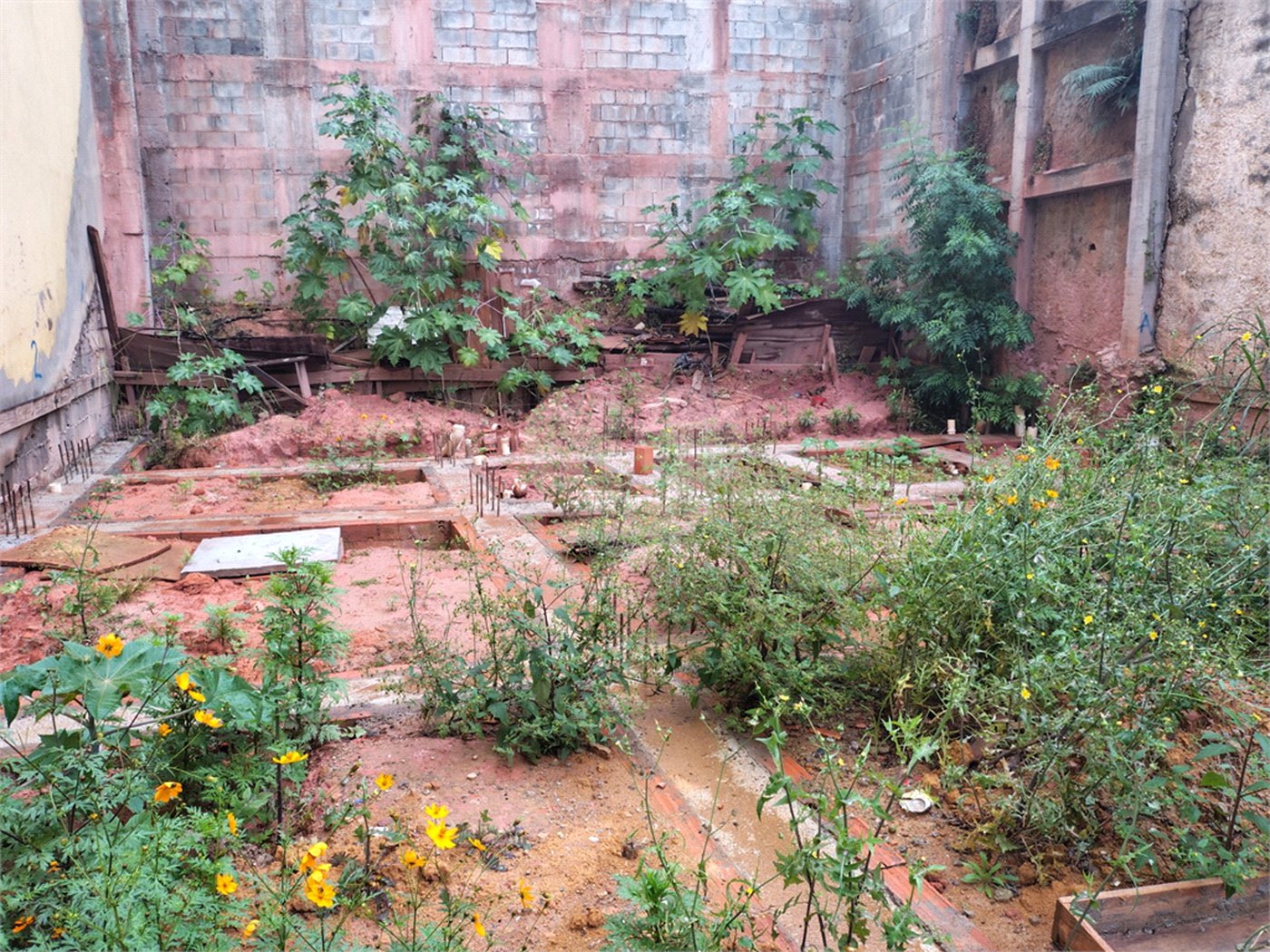 Terreno à venda em Jardim Rizzo, São Paulo, SP