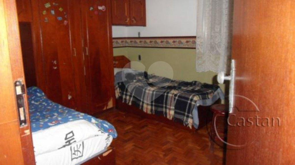 Casa térrea com salas comerciais em anexo à venda na região da Moóca
