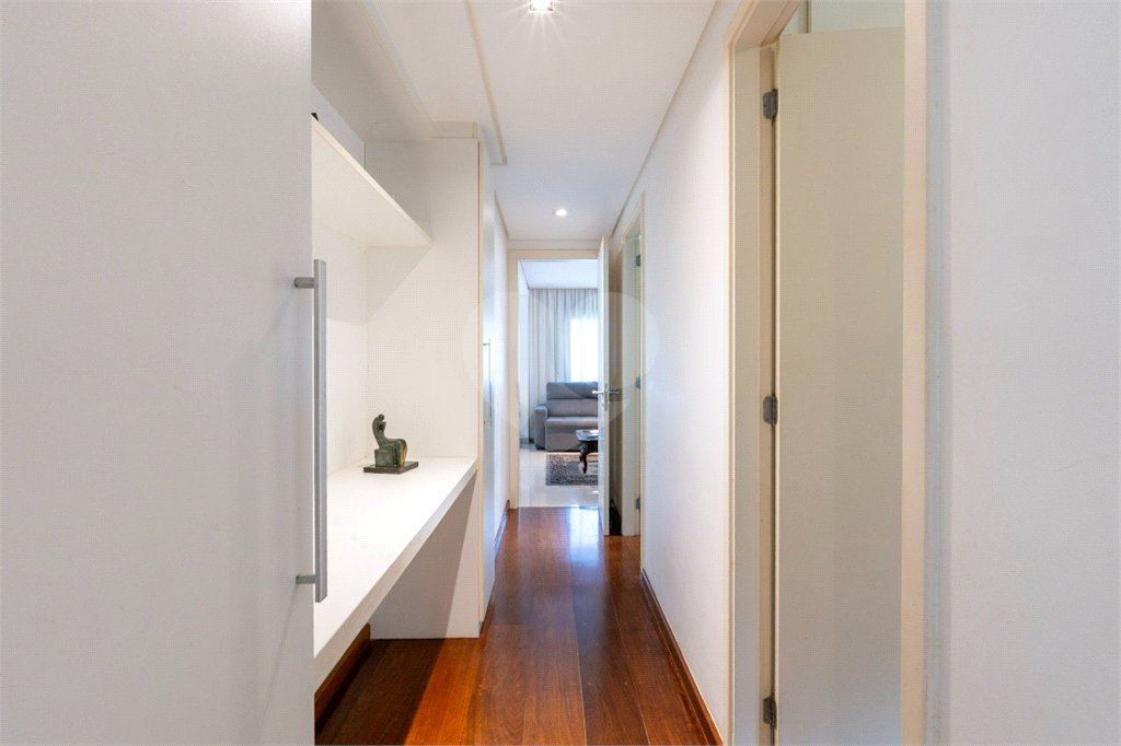 Apartamento à venda com 3 suítes em Vila Suzana, São Paulo, SP