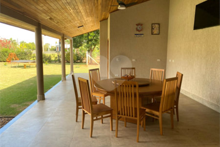 Casa à venda com 4 quartos, sendo 3 suítes, no condomínio Primavera, Salto - SP