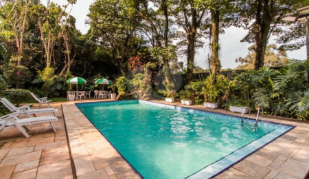 Casa à venda com 5 quartos, sendo 3 suítes, em Alto da Boa Vista, São Paulo, SP