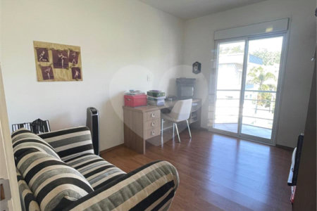 Casa à venda com 5 quartos, sendo 3 suítes, no condomínio Swiss Park, São Bernardo do Campo - SP