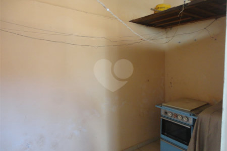 Casa à venda com 2 quartos em Vila Bissoto, Valinhos, SP