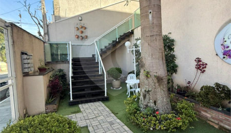 Casa à venda com 3 quartos, sendo 1 suíte,  no condomínio Praça Leão, São Paulo - SP