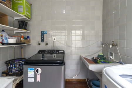 Casa à venda com 5 quartos, sendo 1 suíte, em Vila Nova Conceição, São Paulo, SP