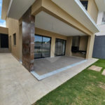 Casa à venda com 3 quartos, sendo 4 suítes, no condomínio Reserva dos Vinhedos, Louveira - SP