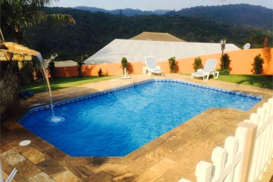 Sobrado à venda com 5 quartos, sendo 2 suítes, em Seerra da Cantareira, Mairiporã, SP