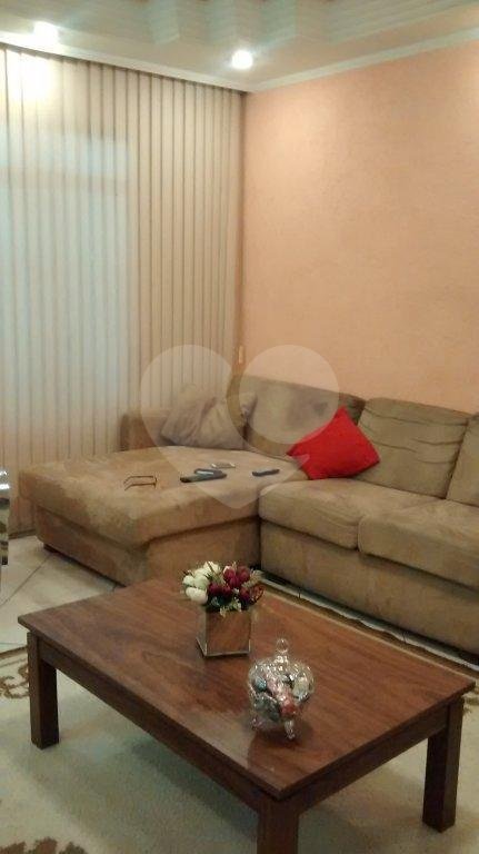 Casa à venda com 3 quartos, sendo 1 suíte, no condomínio Travessa Soldado Oscar Ribeiro Sampaio,8, São Paulo - SP