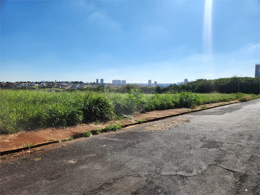Terreno à venda em Jardim Quitandinha II, Araraquara, SP