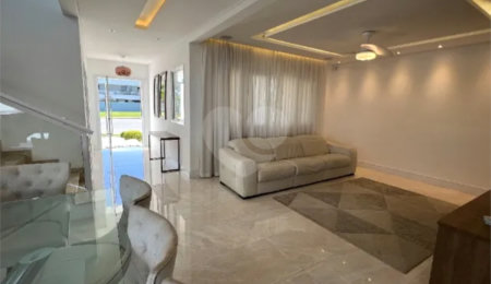 Casa à venda com 4 suítes no condomínio Jardim do Golfe 3, São José dos Campos - SP