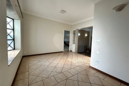 Sobrado à venda com 3 quartos, sendo 1 suíte,  em Parque dos Bandeirantes, Ribeirão Preto, SP