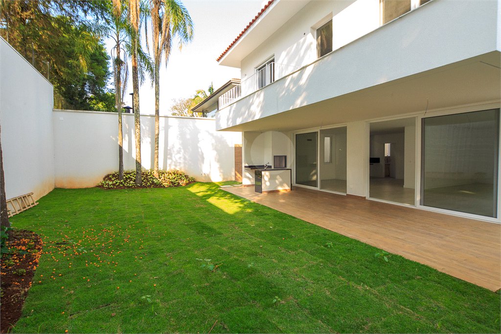 Casa à venda com 5 quartos, sendo 4 suítes, em Jardim Marajoara, São Paulo, SP