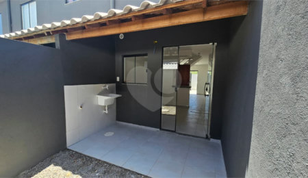 Casa à venda com 2 quartos no condomínio Mirela, Rio de Janeiro - RJ