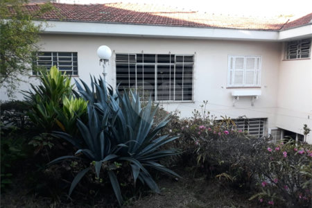 Casa à venda com 4 quartos, sendo 2 suítes, em Vila Paulicéia, São Paulo, SP