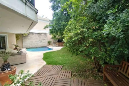 Casa à venda ou para alugar com 4 suítes no condomínio Solares Vila Europa, São Paulo - SP