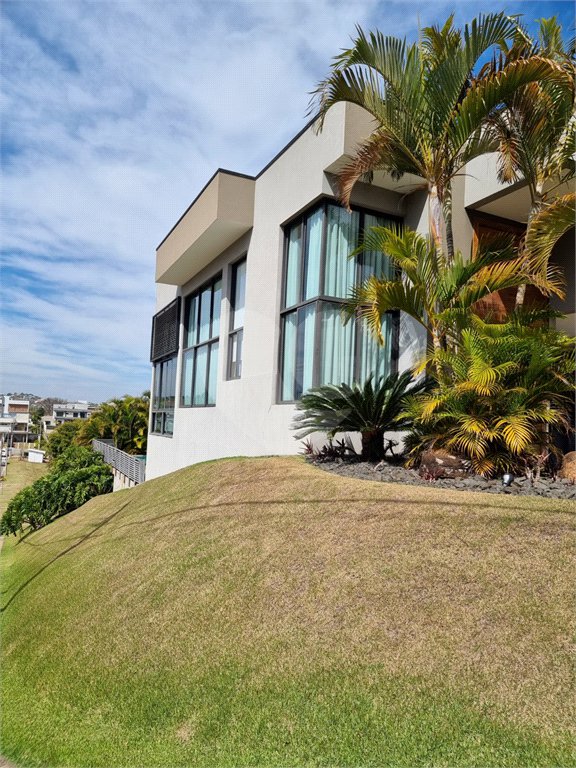 Casa à venda com 3 suítes no condomínio Campo de Toscana, Vinhedo - SP