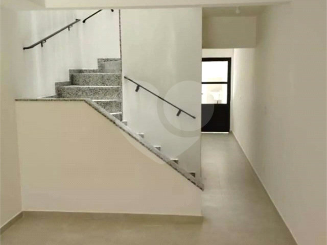 Sobrado à venda com 3 quartos, sendo 1 suíte,  em Jardim Maristela, São Paulo, SP