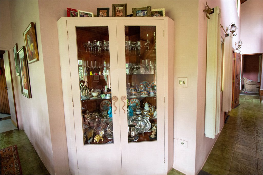 Chácara à venda com 4 quartos, sendo 2 suítes, em Vila Santa Rita, São Roque, SP