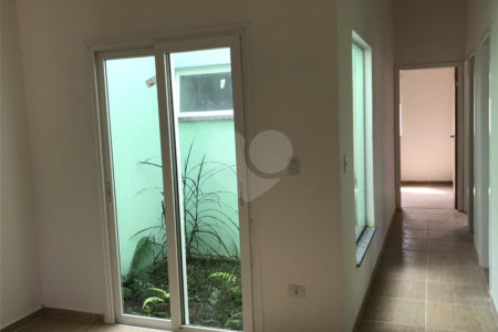 Casa Térrea à venda com 3 quartos, sendo 1 suíte,  no Centro, Bom Jesus dos Perdões, SP