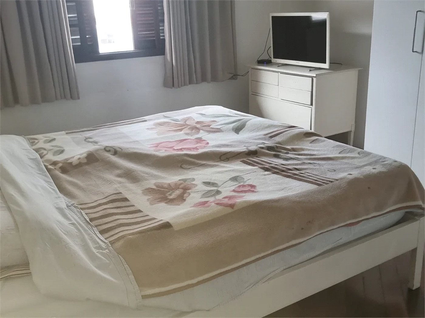 Sobrado à venda ou para alugar com 3 quartos, sendo 2 suítes,  em Ferreira, São Paulo, SP